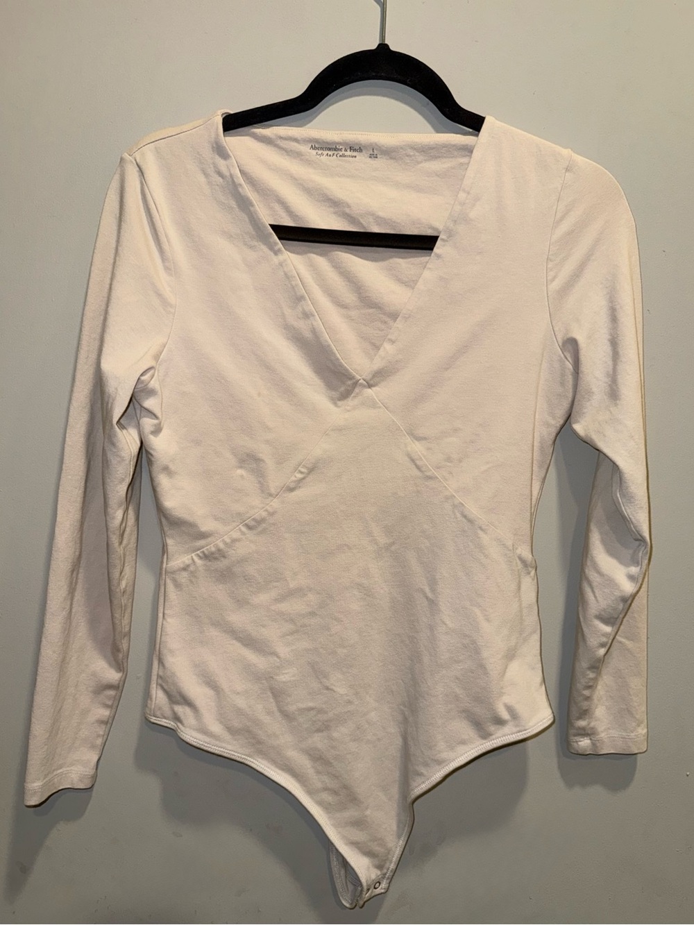 Abercrombie & Fitch Long-Sleeve V-Neck Bodysuit